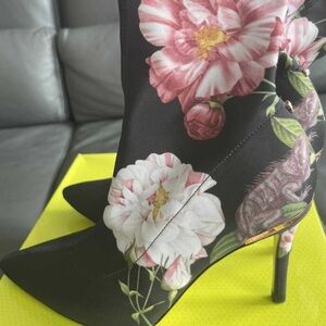 Ted Baker Elzbet sock booties, 8.